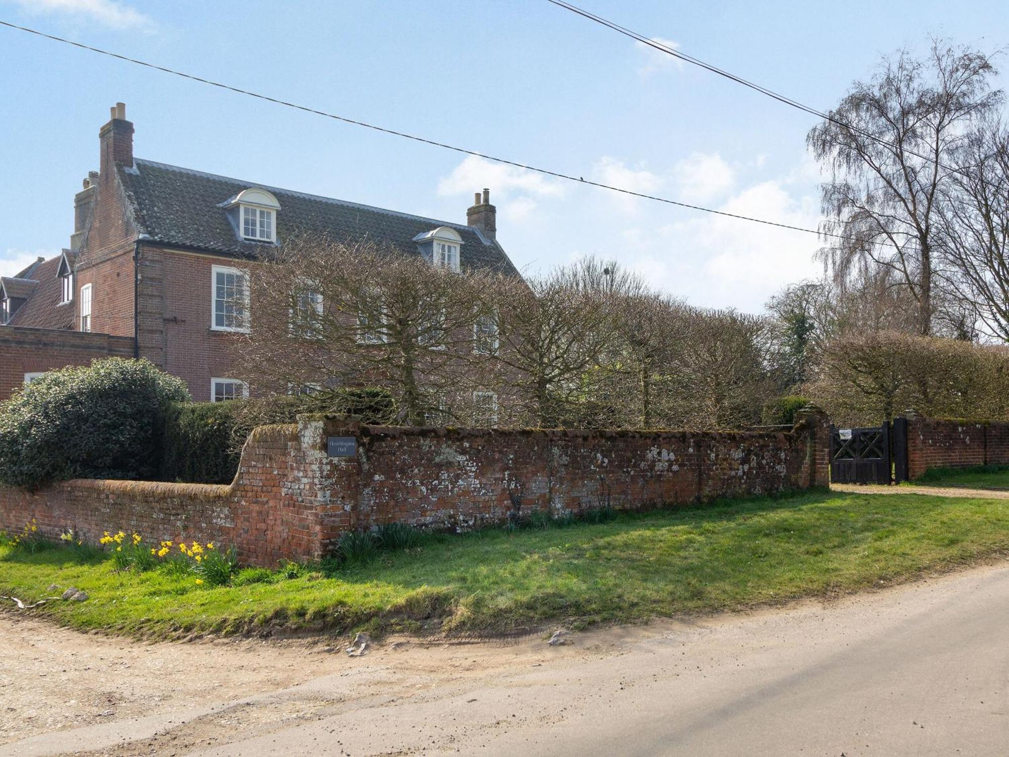 Hemblington Hall Arts And Leisure Ltd South Walsham エクステリア 写真
