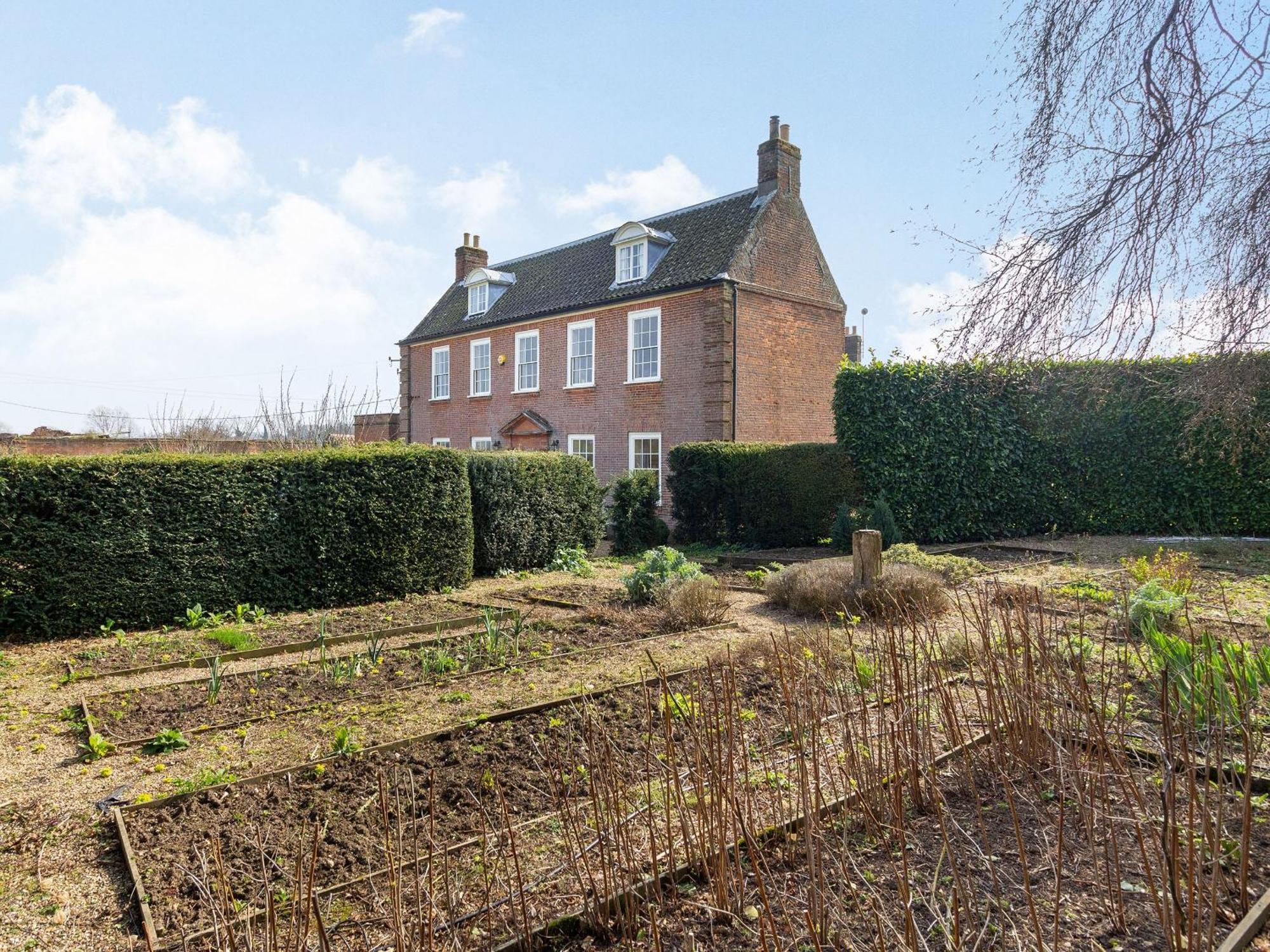 Hemblington Hall Arts And Leisure Ltd South Walsham エクステリア 写真